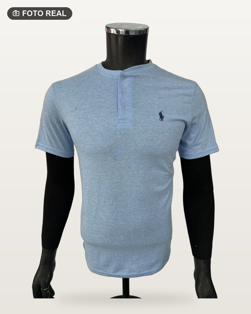 Playera Polo Cuello Chino color Celeste Pastel, foto real